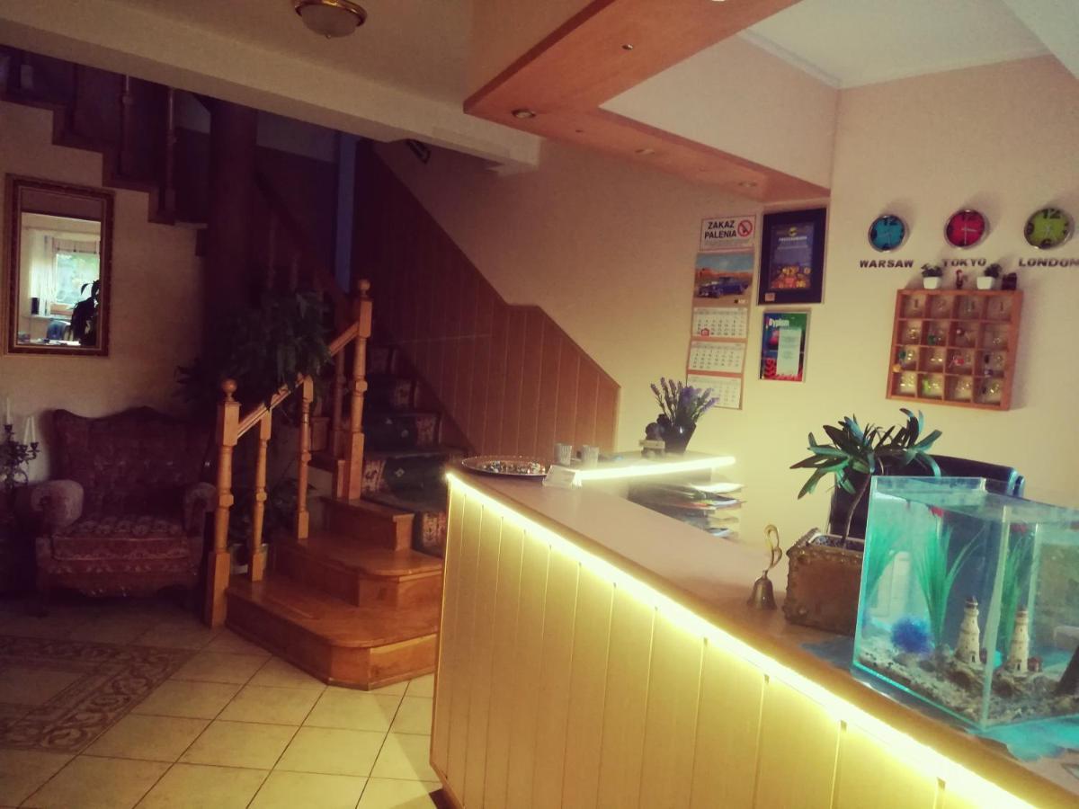 Willa Karis Varşovia Exterior foto